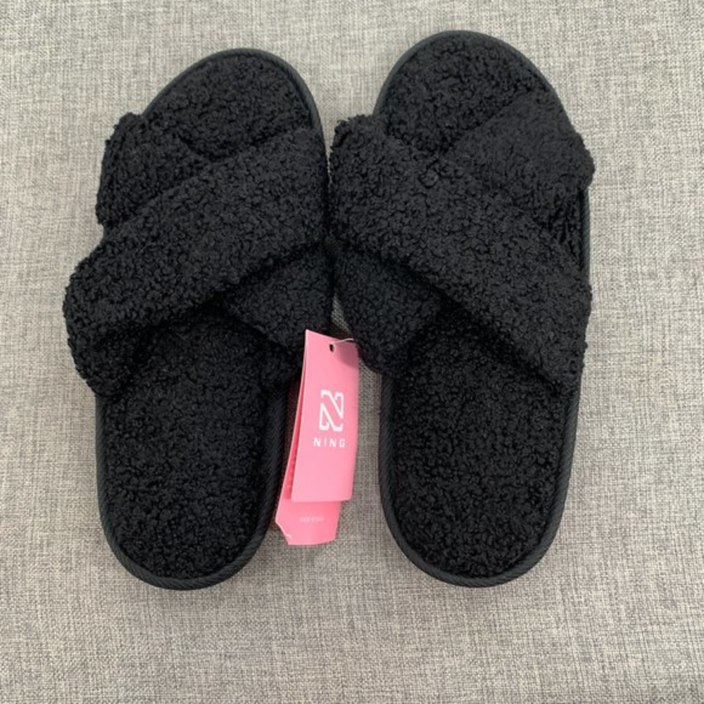 New! Docosy Fuzzy Slippers Black Comfy Crisscross House‎ Shoes Memory Foam 38/39